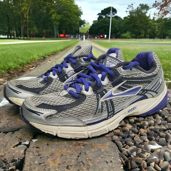 Brooks Adrenaline GTS 11th Edition Womens 8.5 Athletic Shoes Gray Purple Casual - Picture 1 of 10